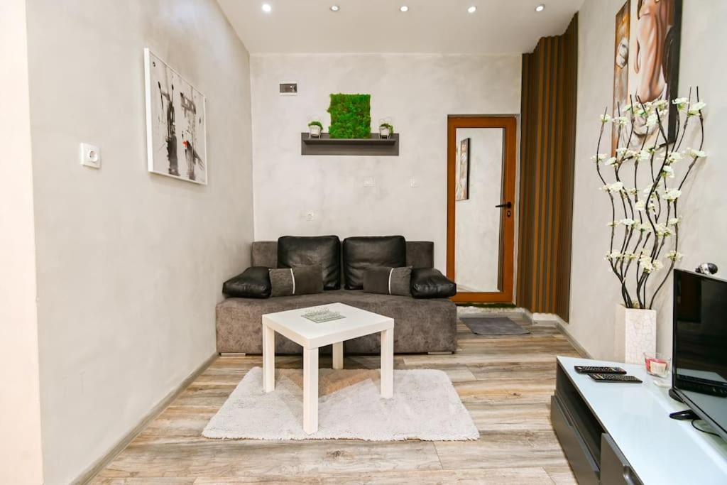 Velar 1Bdr Apartment Sofia Esterno foto